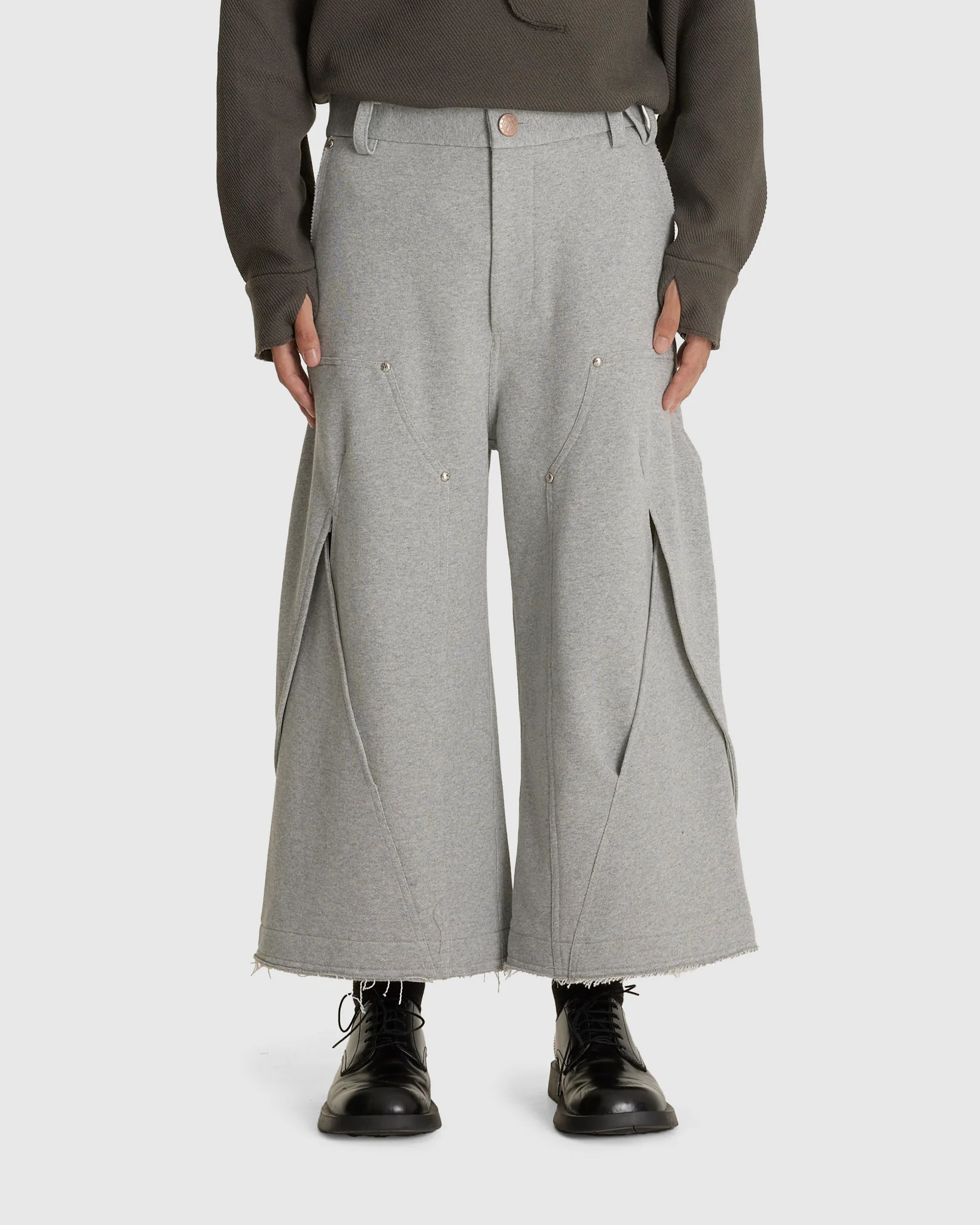 Interweaved Carpenter 3/4 Sweats
