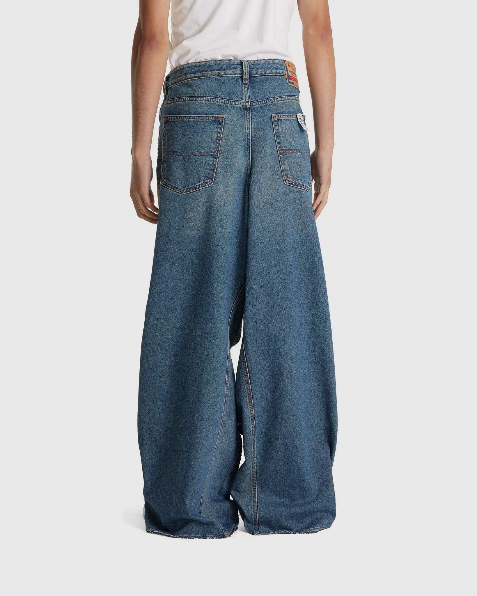 Oversized Jean - Belt - Image 4